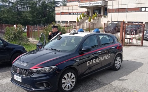 Furto e resistenza a Talamona, arrestato un 23enne