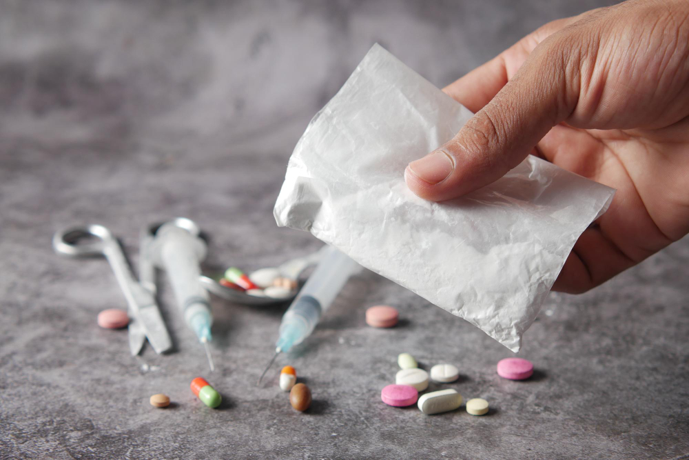 Sequestrato oltre un chilo di marijuana in un pacco postale