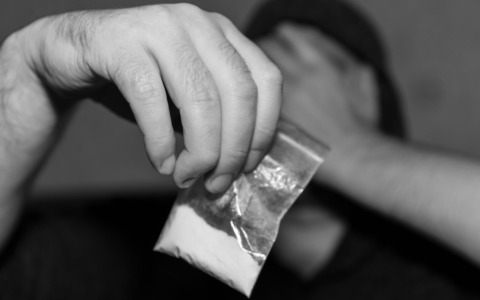 Avviso orale a un 19enne trovato con 69 grammi di hashish