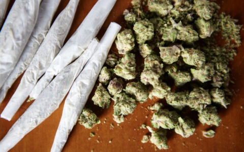 Sequestrato oltre un chilo di marijuana in un pacco postale