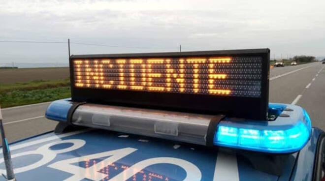 Grave incidente stradale: motociclista di 15 anni elitrasportato in ospedale