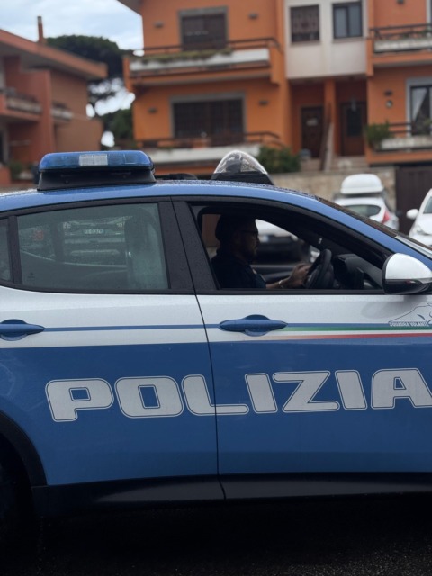 Droga e bilancino al parco, denunciato un 19enne
