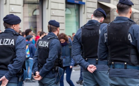 La Polizia di Stato lancia uno spot contro l’abbandono degli animali